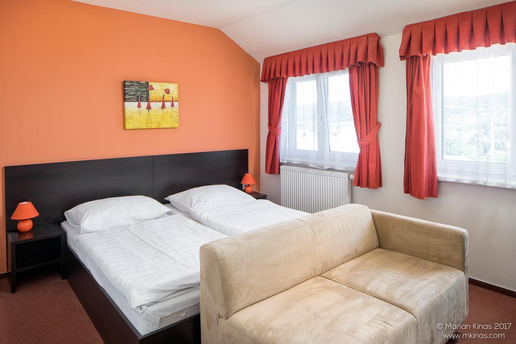 Garni Hotel Fellini Žiar nad Hronom Exterior foto